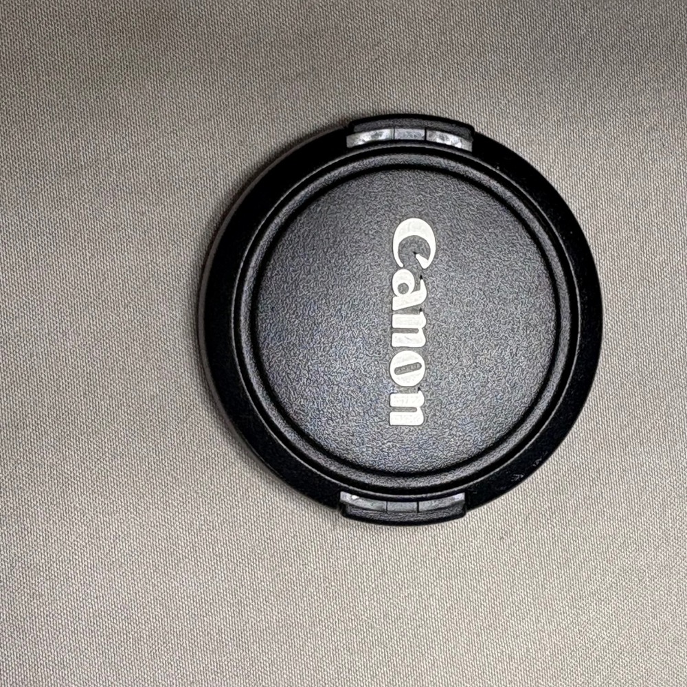 Canon E-52mm Lens Cap 52mm Snap-On Front Lens Cover Black E-52 mm Taiwan